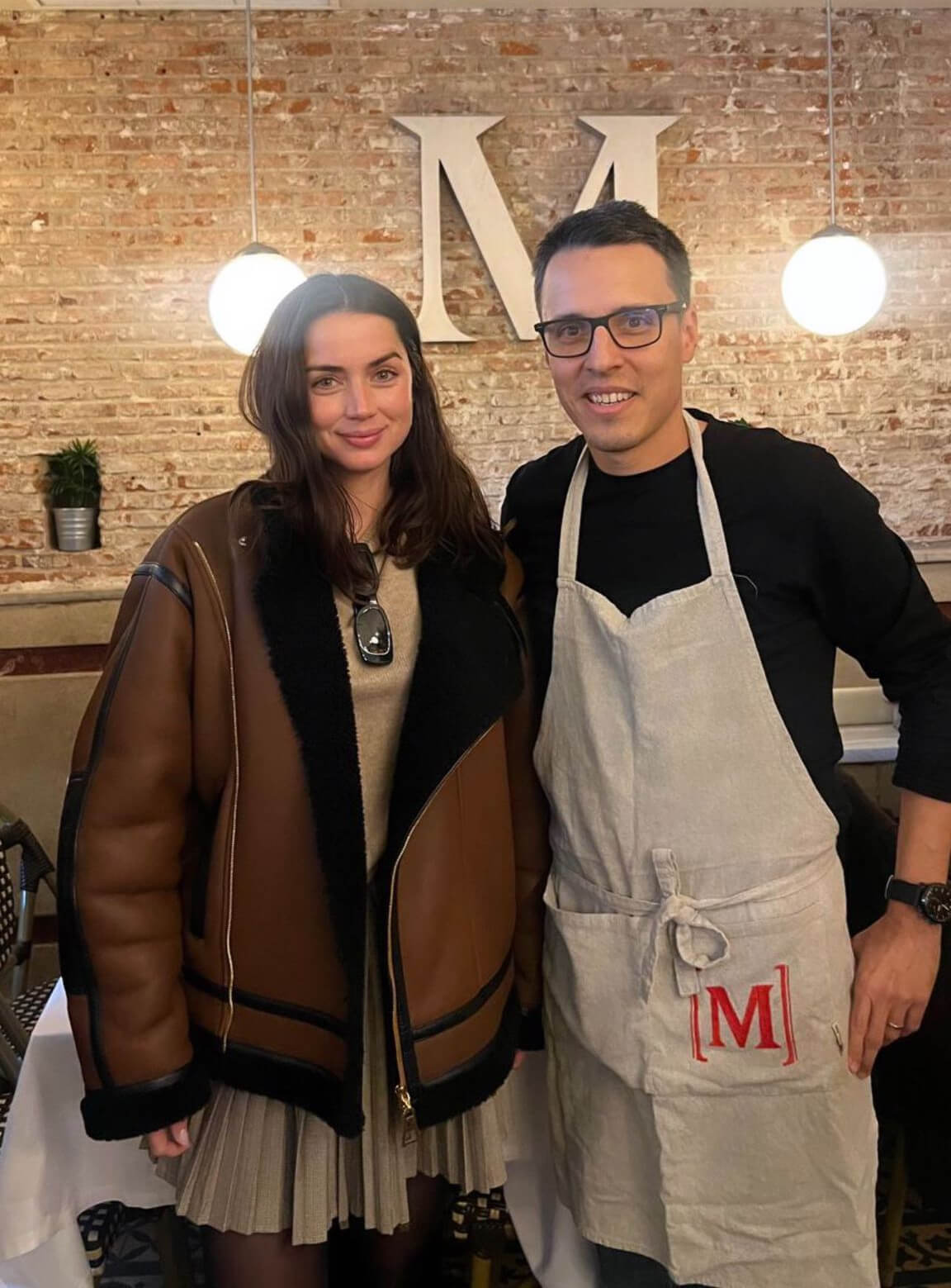 Ni estrella Michelin ni gastrobares: dónde come Ana de Armas cuando está en Madrid (y qué platos repite)