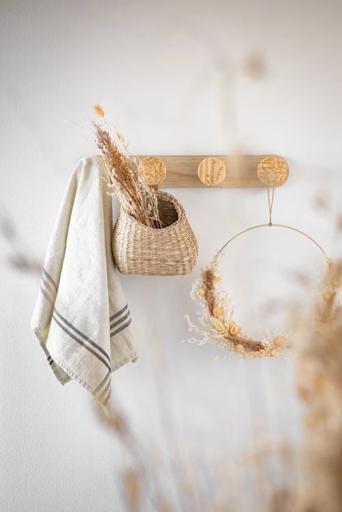 cesto-de-mimbre-orden-salon