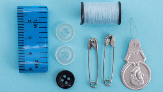Para qué sirve la moneda plateada del costurero y por qué no deberías deshacerte de ella