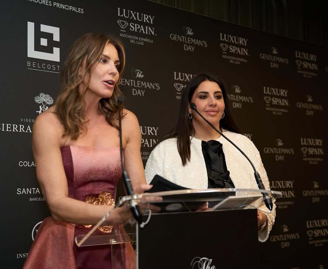 Mar Flores deslumbra a sus 54 años con un vestido primaveral en la alfombra roja