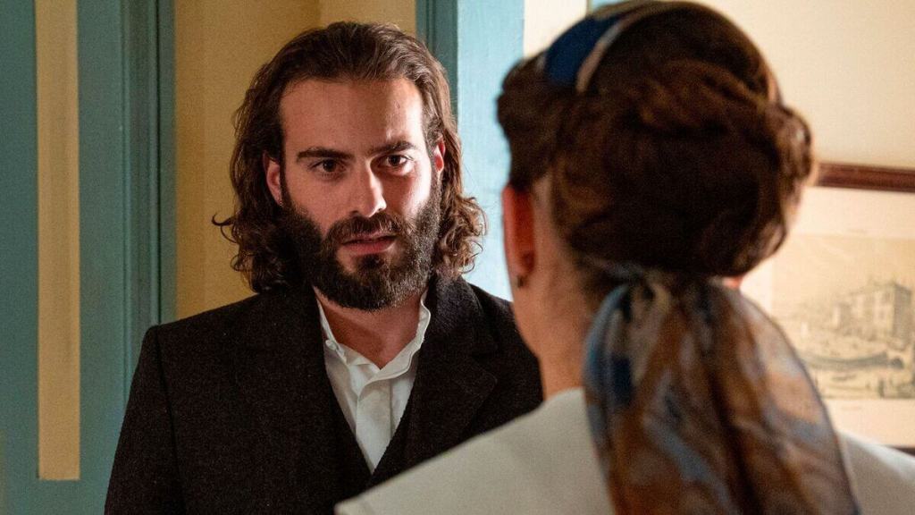 Adriano conversando con Catalina en 'La Promesa'.- RTVE