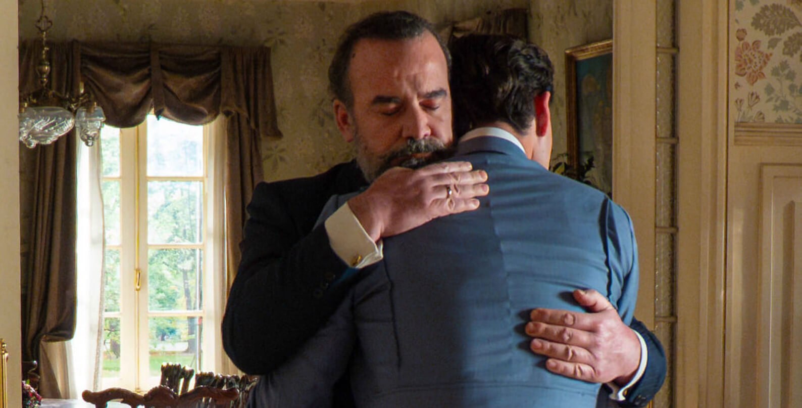 Alonso (Manuel Regueiro) y Curro (Xavi Lock) en 'La Promesa'.- RTVE