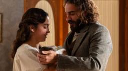 Catalina (Carmen Asecas) y Adriano (Ibrahim Al Shami) en 'La Promesa'.- RTVE