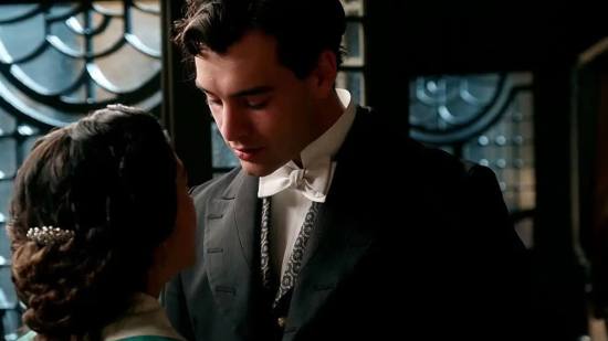 Ángela (Marta Costa y Curro (Xavi Lock) en 'La Promesa'.- RTVE