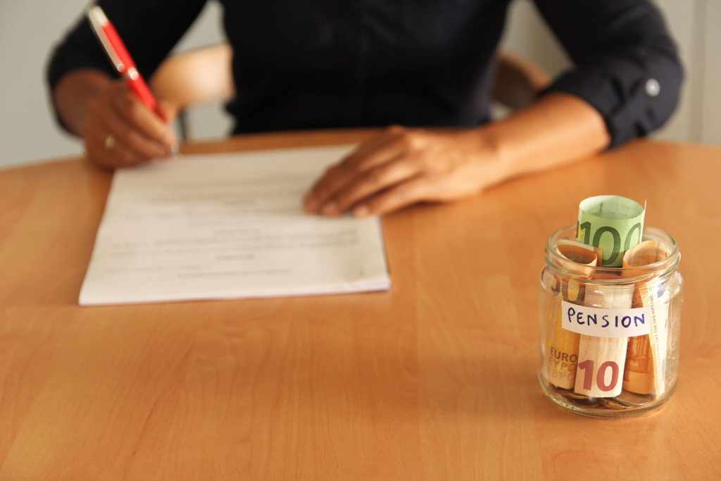 Foto: iStock - Ahorros para la jubilación.