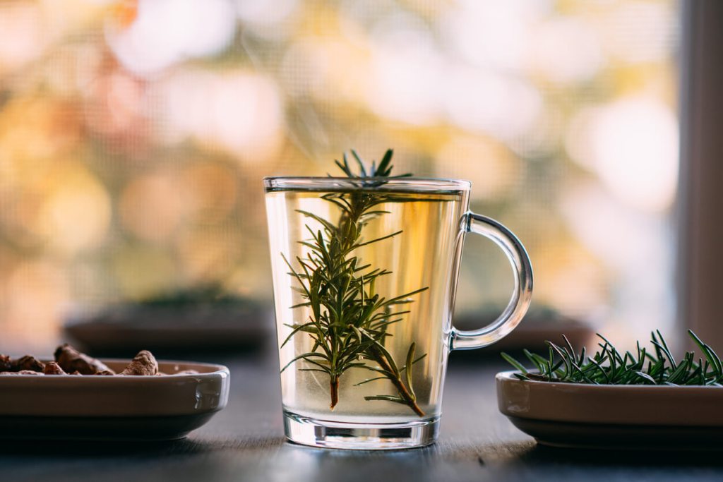 Conoce el poder curativo de la naturaleza a través de estas infusiones revitalizantes que puedes hacer fácilmente en casa - Fuente: iStock