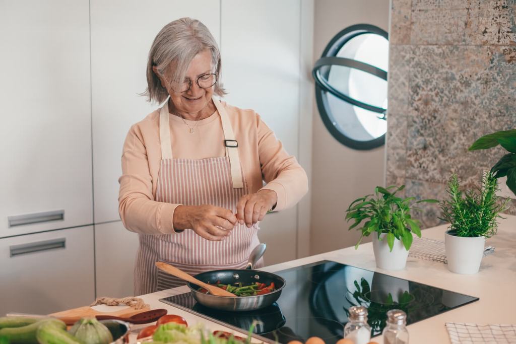 Descubre cuáles son los alimentos que favorecen el funcionamiento cerebral para que puedas pensar más claro