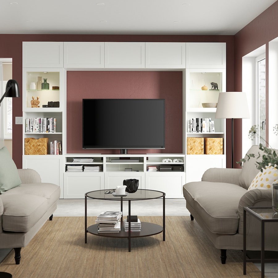 Mueble TV con puertas de vidrio - Imagen: IKEA