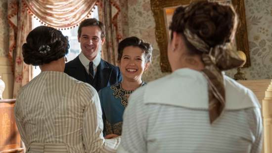 Jacobo y Martina, entre Leocadia y Catalina en 'La Promesa'.- RTVE