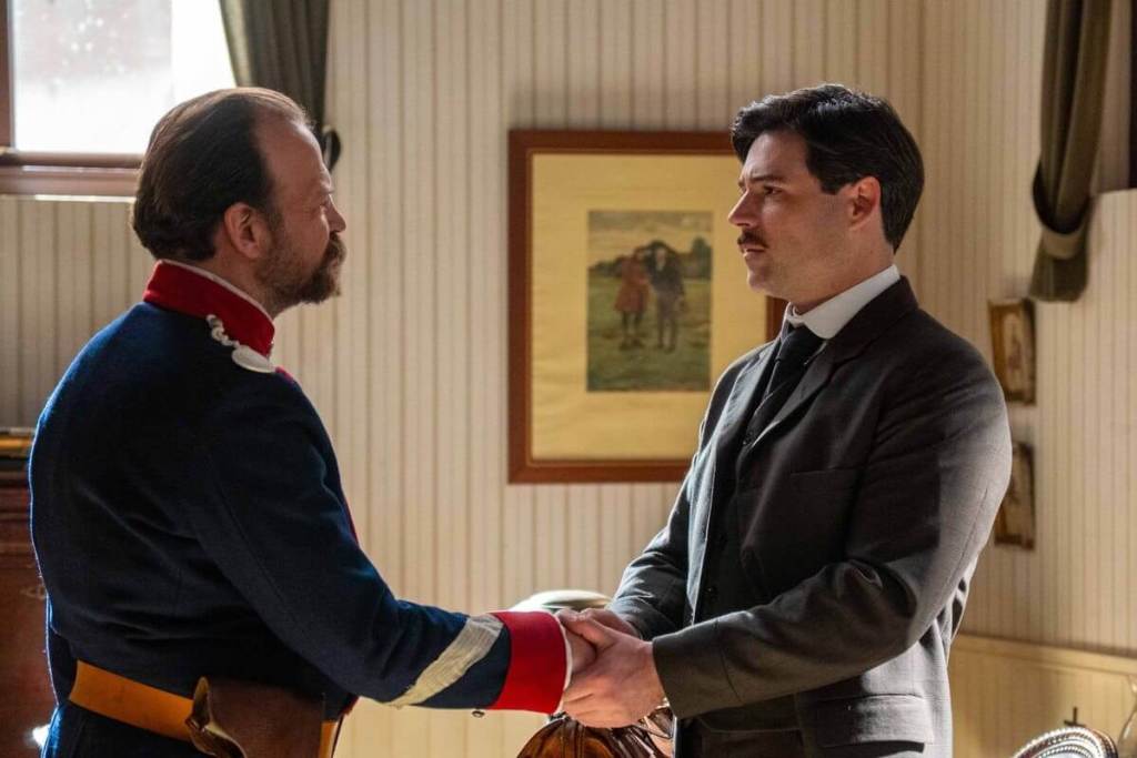 Burdina (Fran Cantos) y Manuel (Arturo García Sancho) en 'La Promesa.- RTVE