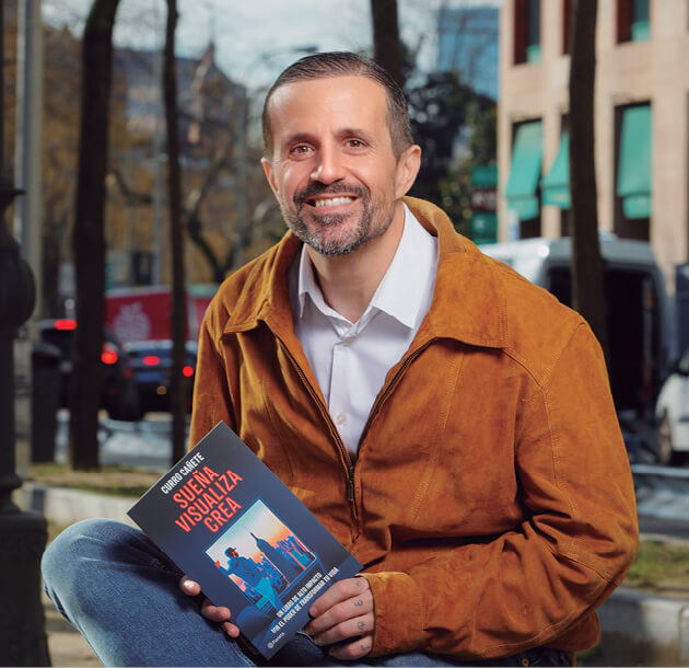 Curro Cañete, uno de los autores referentes en crecimiento personal, nos cuenta: “Lo más importante es que nadie nos diga lo que tenemos que desear, ni las redes, ni nadie. Los sueños auténticos no te los dicta un vídeo ni una influencer, están dentro de ti”