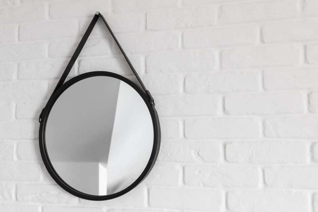 Orden en el recibidor: espejo - Imagen: iStock