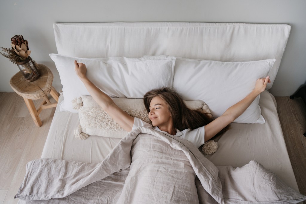 Orden en la habitación y la cama - Imagen: iStock