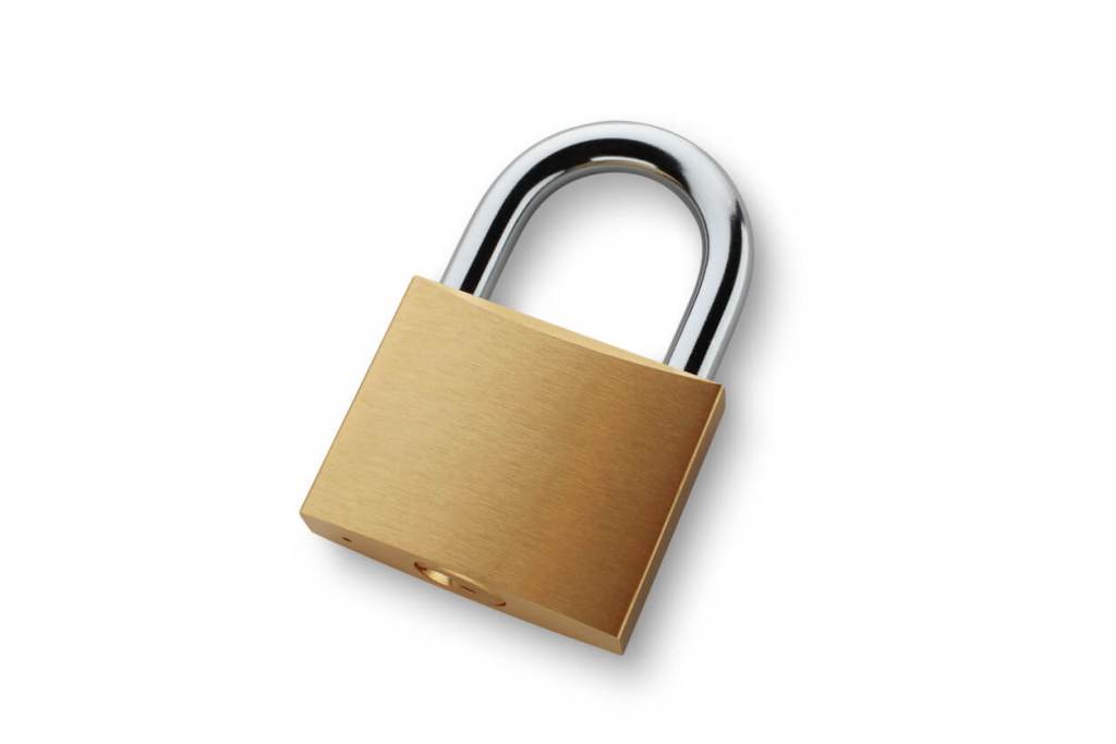 Casi nadie lo sabe: el agujerito que tienen todos los candados no está ahí por decoración y su función es mucho más importante de lo que imaginas