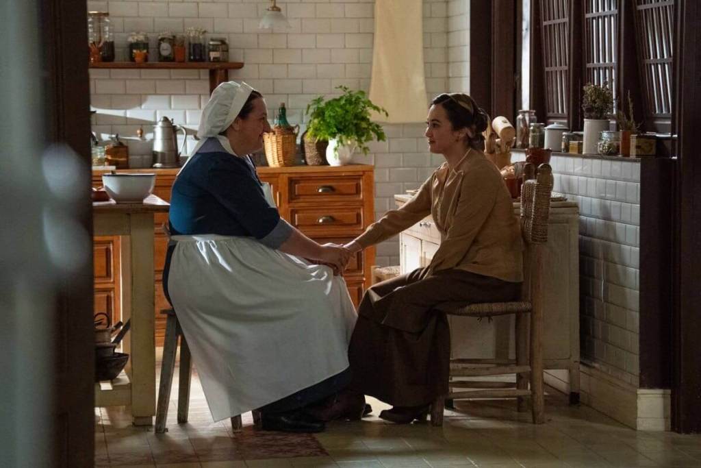 Simona (Carmen Flores) y Catalina (Carmen Asecas) en 'La Promesa'.- RTVE