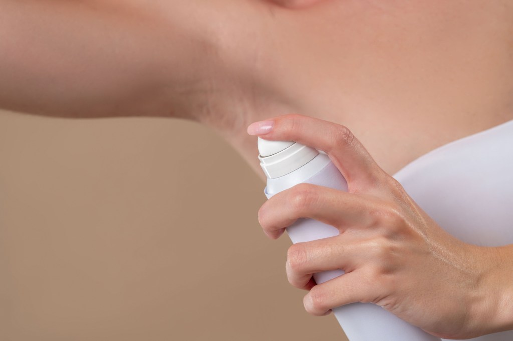 desodorante-antimanchas-floral-protector-piel