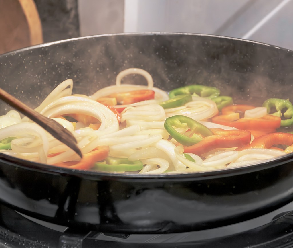 guiso-garbanzos-langostinos-tipico-costas-españolas