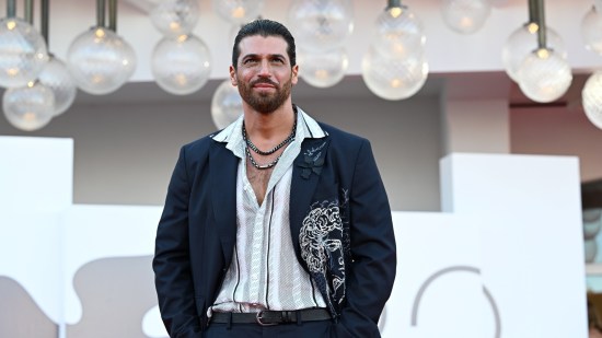 can-yaman-dos-series-que-ver