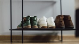 trucos-eliminar-mal-olor-zapatillas-otoño