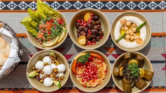 siete-recetas-variadas-con-granada-fruta-temporada