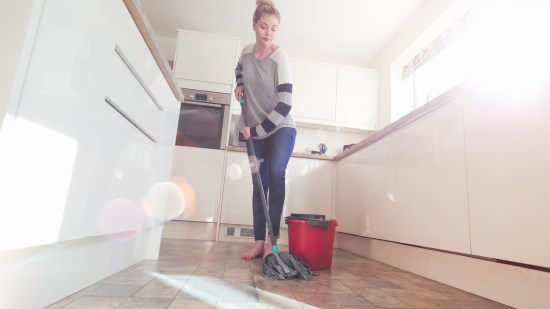 fregona-siempre-impoluta-trucos-limpieza-sin-tocar