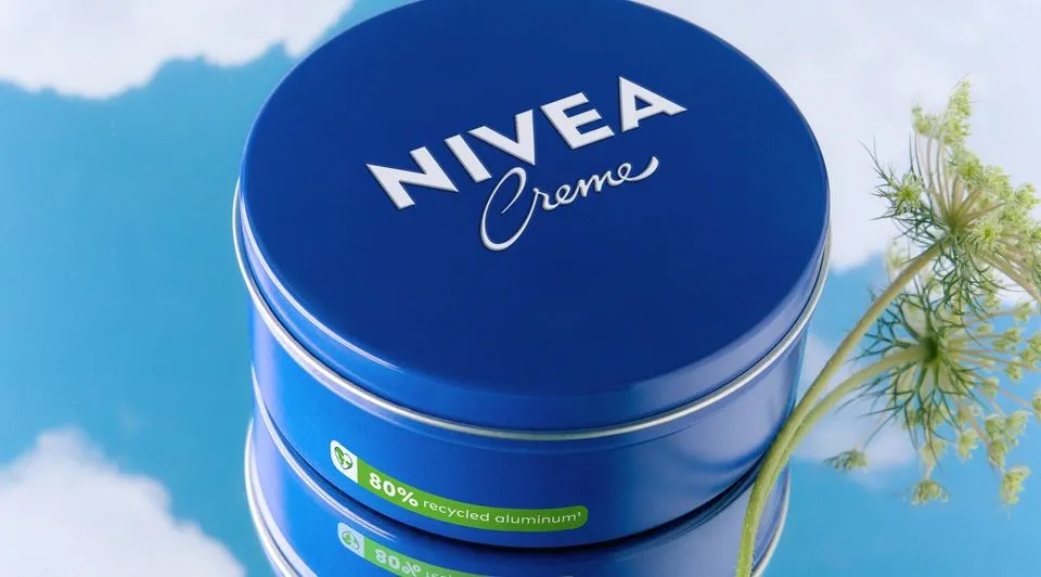 crema-lata-azul-nivea-uso-carmen-lomana