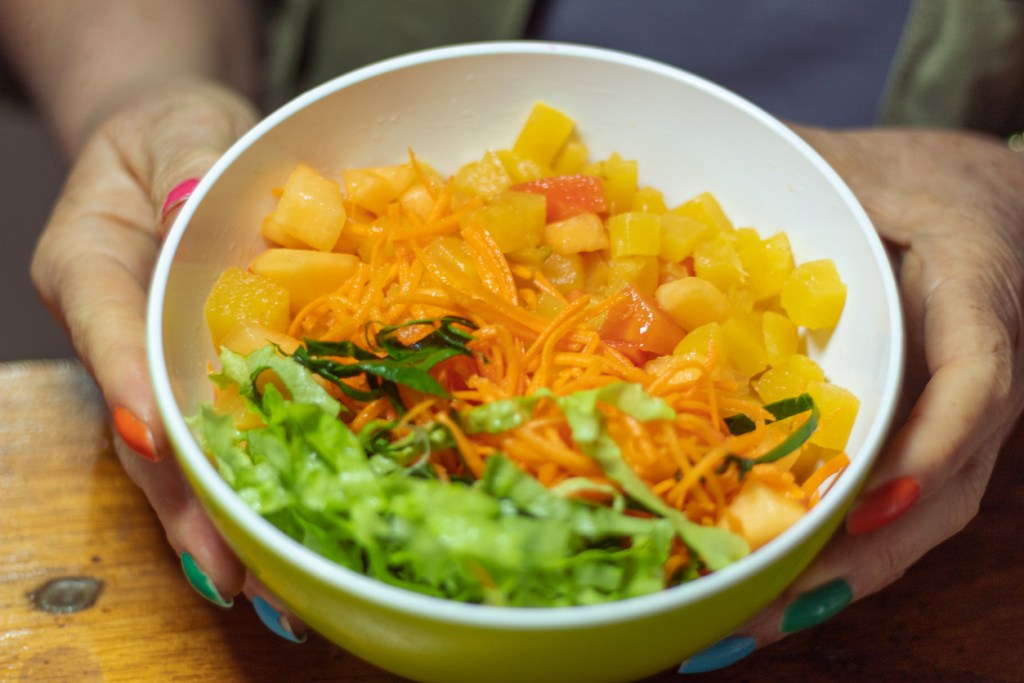 ensalada-dulce-colombiana-acompañamiento-ideal-navidad