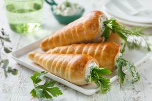 Los austríacos los hacen dulces pero hay 3 ideas saladas de relleno para estos conos de hojaldre están buenísimas, son baratas y fáciles de hacer